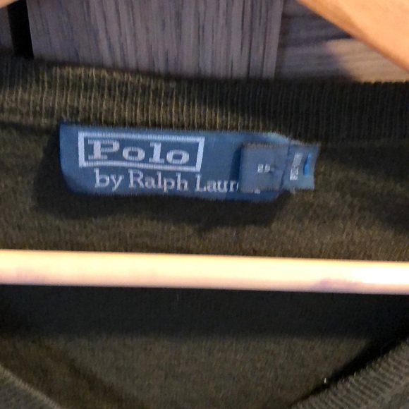 Nwot polo cardigan. . V neck Green olive colour - Picture 3 of 4